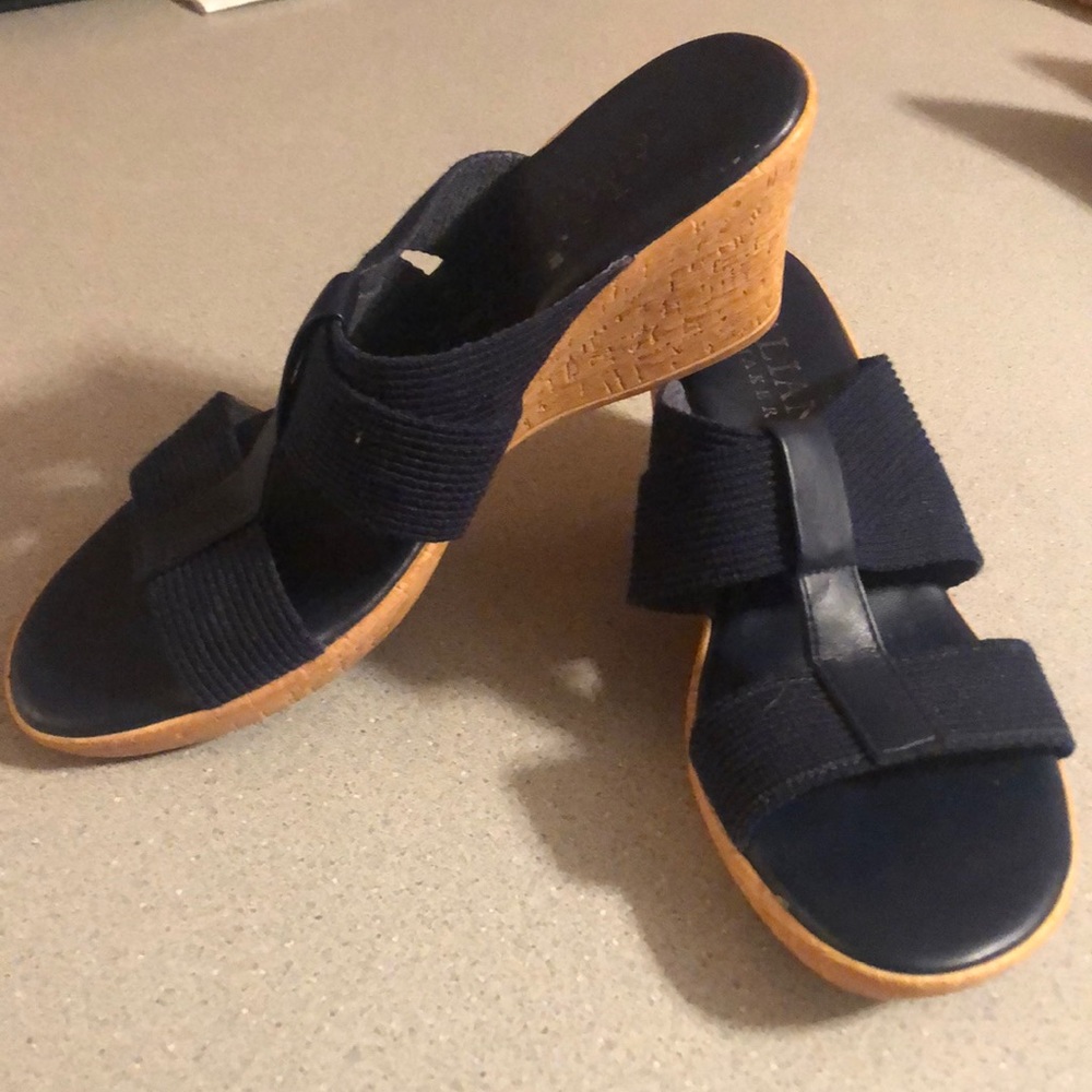 Italian Shoemakers sz 8 1-2 - 2 1/2 inch Navy Wedges